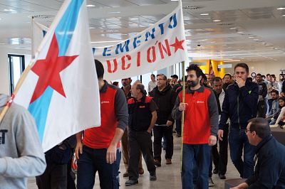 2016 04 27 ProtestaCIGsanidadePublicaCunqueiroVigo13.JPG